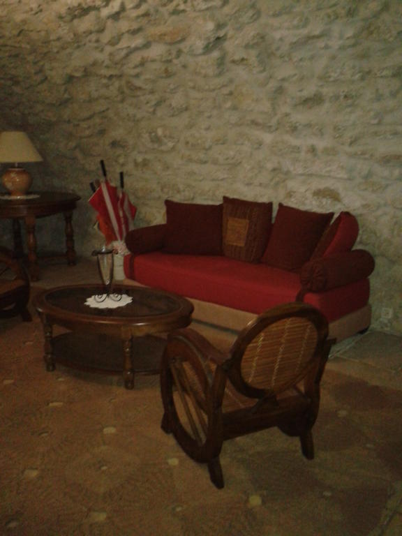 Le Chateau Des Estubiers Bed & Breakfast Serignan-du-Comtat Bagian luar foto