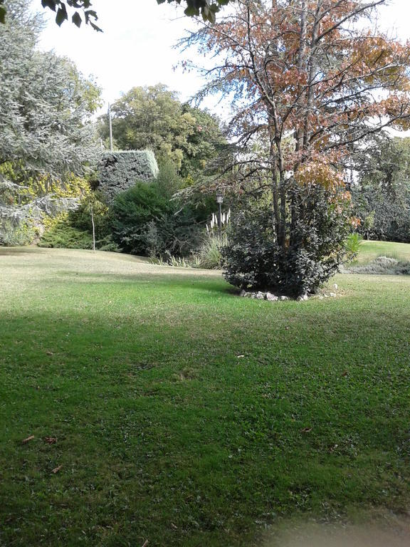 Le Chateau Des Estubiers Bed & Breakfast Serignan-du-Comtat Bagian luar foto