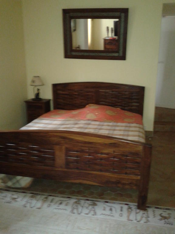 Le Chateau Des Estubiers Bed & Breakfast Serignan-du-Comtat Bagian luar foto